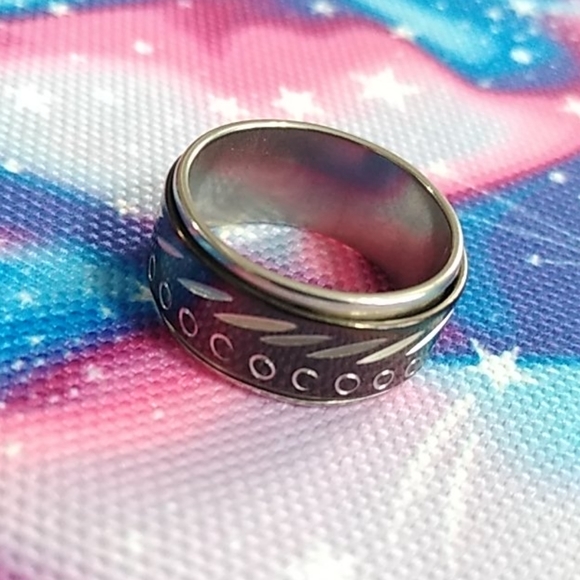 Fidget Ring - NEW - Tribal Silver Band Ring Sz 9 - Picture 5 of 7